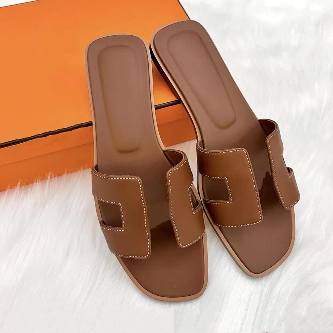 Pantoufles de plage Fond plat H pantoufles Designer Pantoufles en cuir dame Diapositives Plage Sandale Été Véritable Pantoufle En Cuir Chaussures