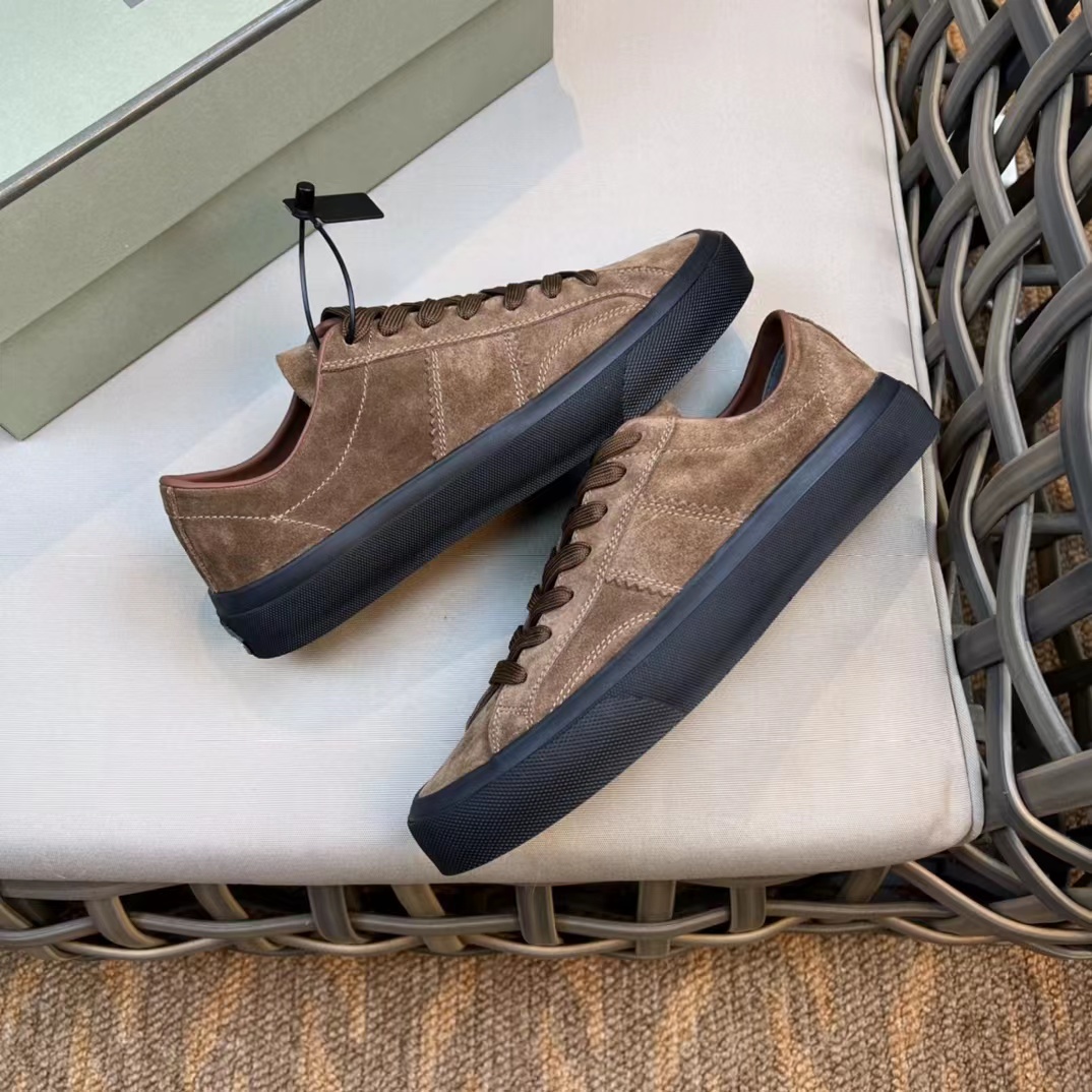 Top Luxury 23S S Men Resort Sneakers Shoes Black Suede Leather Rubber Outsole Skateboard Walking Man Comfort Trainers38-45