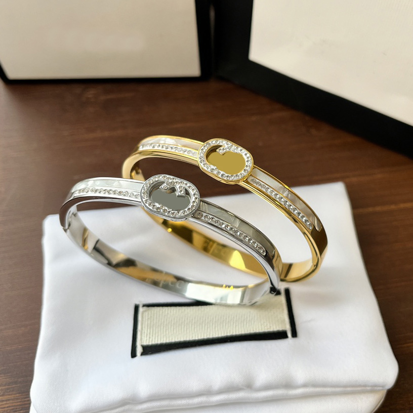 Designer Bracelet Bracelet Charme Bracelets De Luxe Bracelets Femmes Lettre Bijoux Plaqué En Acier Inoxydable Or 18K Bracelet Manchette De Mode A