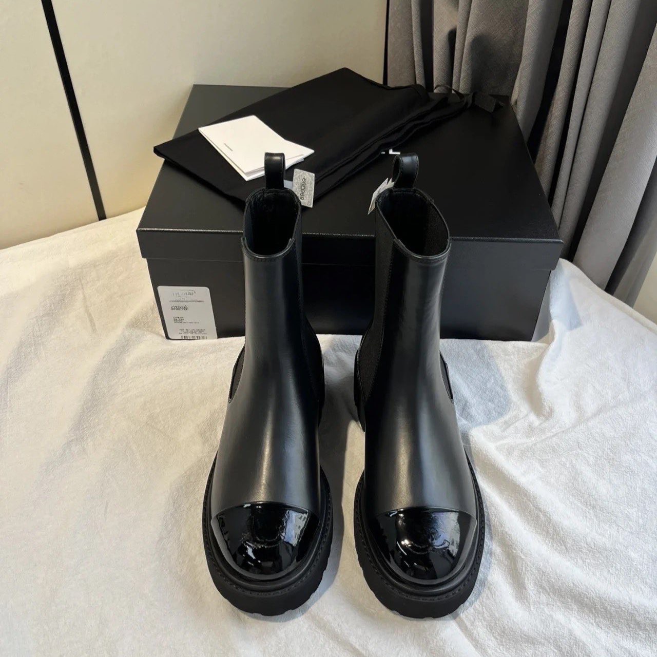 leather Chelsea Boots platform slip-on round Flat booties chunky half boot luxury designer High top shoes for women Thick heeled Knight Boots Over-the-knee boots 35-40