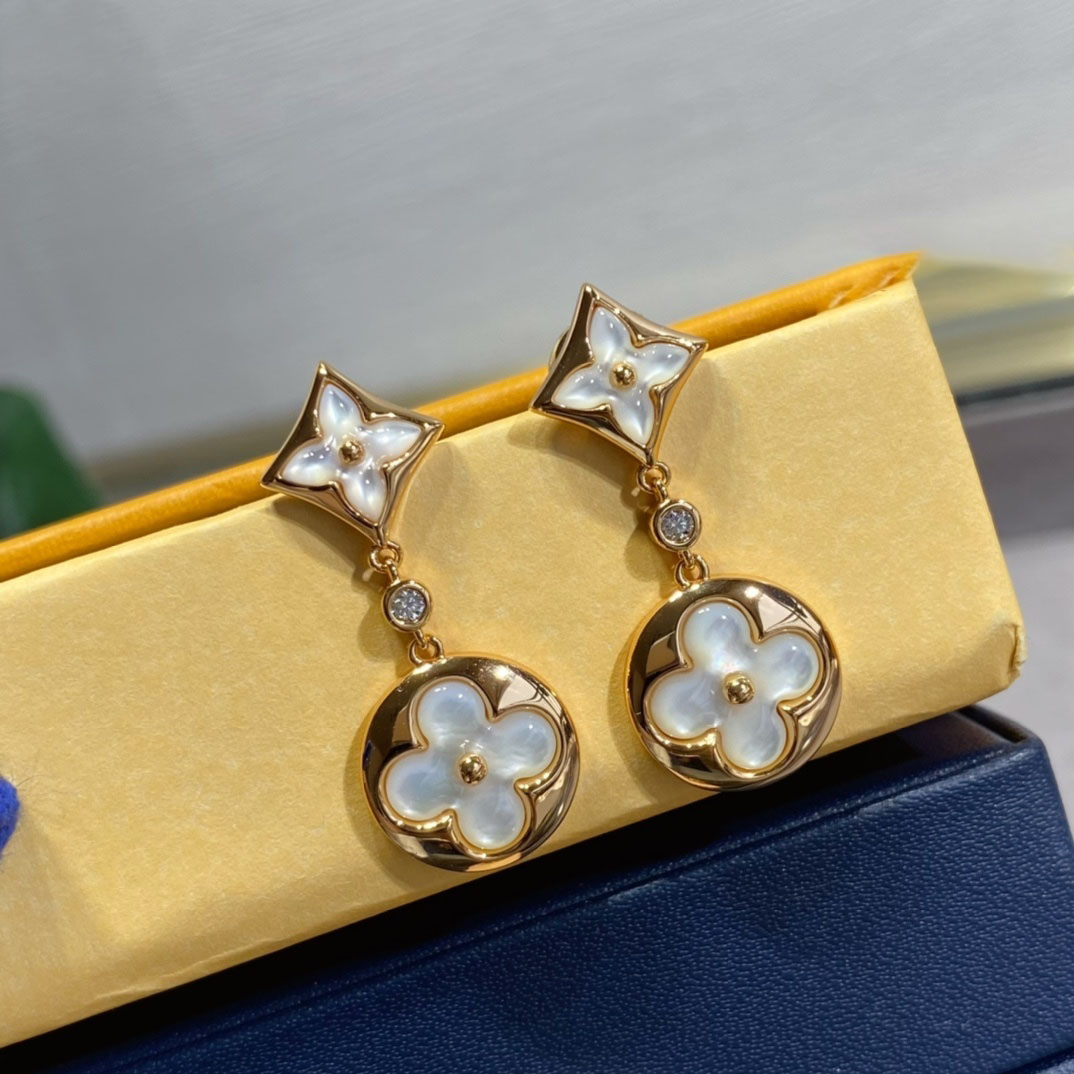 

Earrings Designer 18K Gold Plating Luxury Brand Stud Women Wedding Party Jewelry