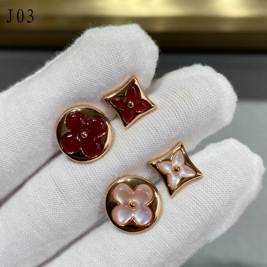 Designer Jewelry Woman Stud Simple Couple Earrings for Fashion Goes with Everything Christmas Gift WSDS