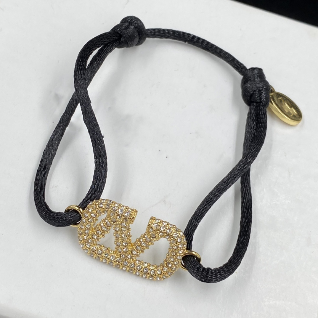 

Designer Charm Bracelet Letter V Logo Jewelry Luxury Women Fashion Jewelry Pearl Metal Valentinoity Day Gift Ohrringe 546dssw