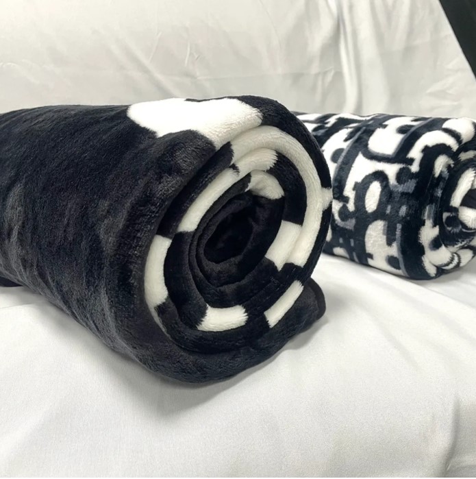 

Designers Flannel Blankets Letter Print Home Blanket Adults Kids Carpet Home Textiles Beddings Supplies Sofa Travel Outdoor