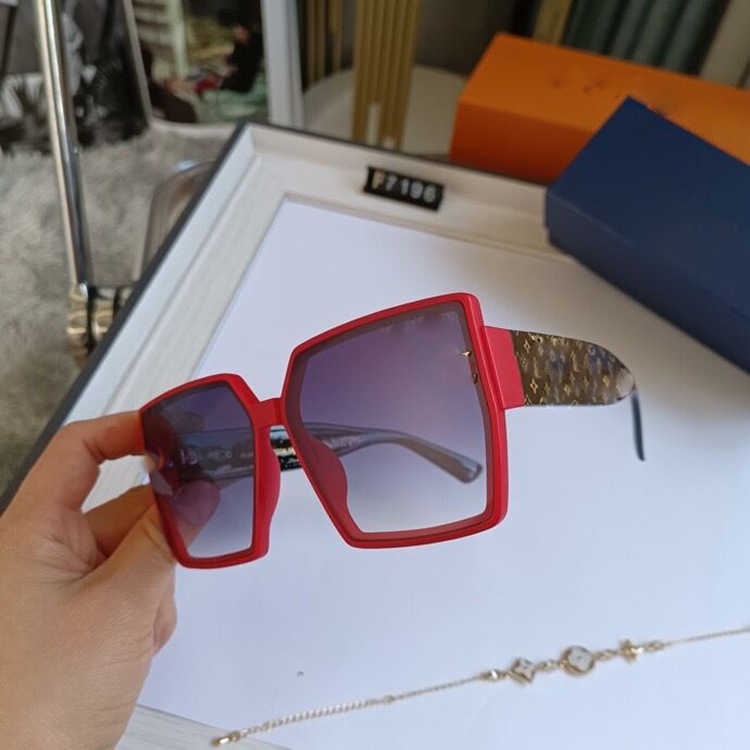 

2022 New Thick Fashion Box Glasses Fourleaf Grass Personality Large Frame Sunglasses