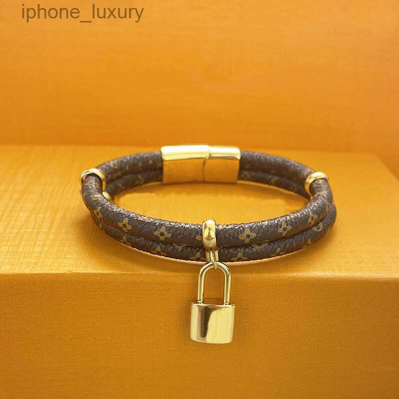 

Fashion Magnet Lock Leather Bracelets Unisex letter lover Charm Bracelet classic designer jewelry Gift