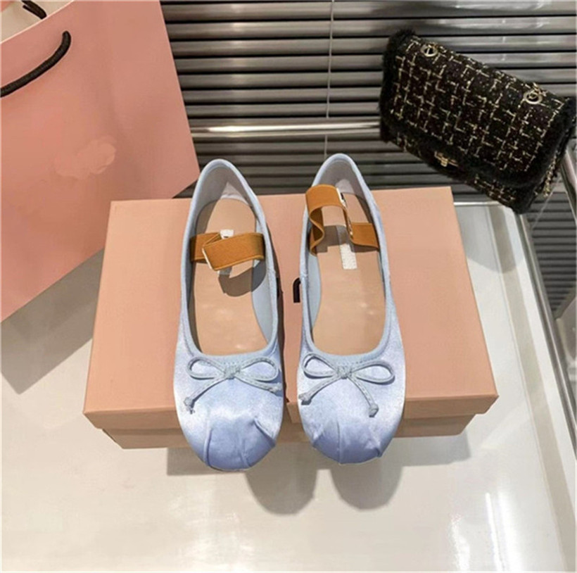 

2023 A1 new Fashion Luxury designer Dress shoes Women Pink ballet shoes Women's bow shoes French Satin flat shoes Mary Jane flat shoes Pink Red Size Eur 34-40