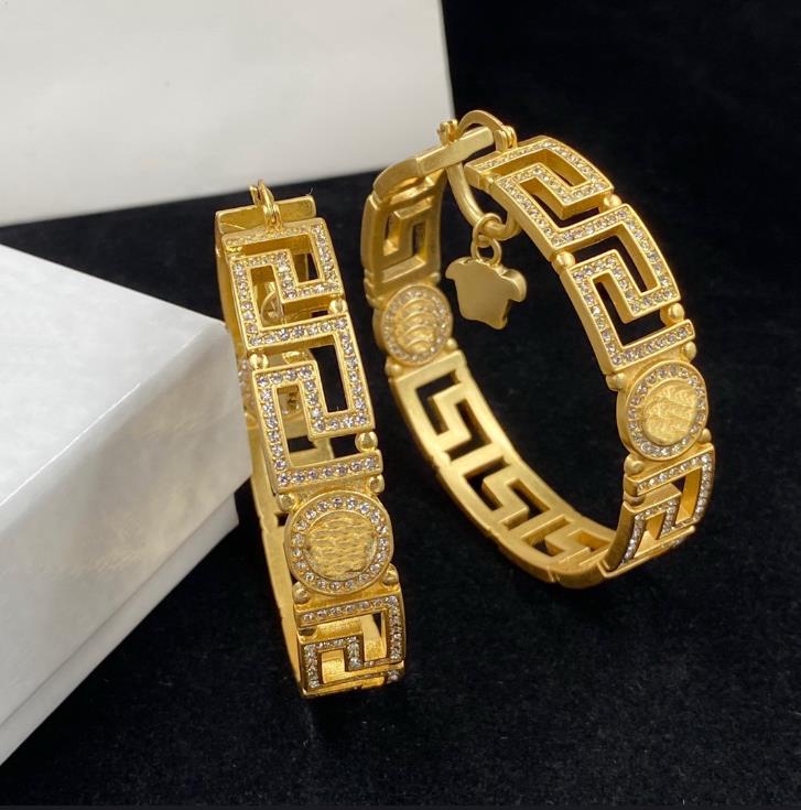 

New Fashion Ear Studs GRECA Meander pattern Medusa portrait sculpture pendant women men Greca Hoop Earrings Designer Jewelry VerE-45