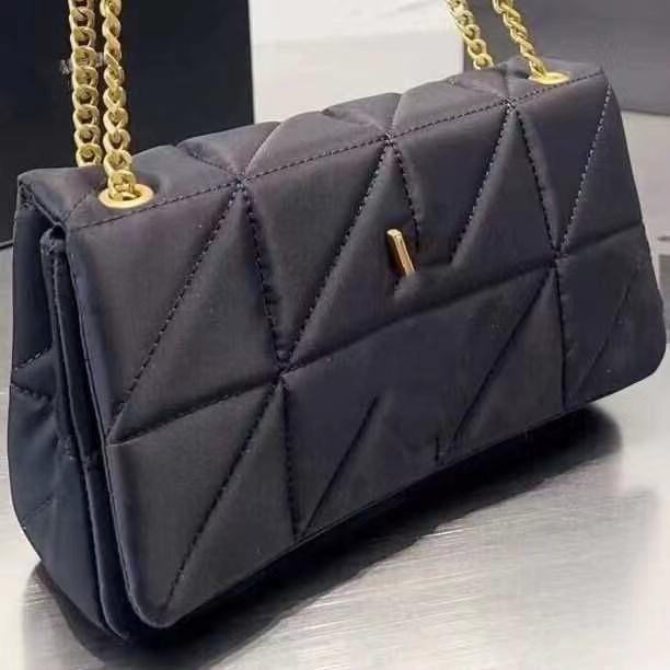 

Fashion Chain Lady Shoulder Crossbody Bag Genuine Leather Clutch For Women Classic Designer Caviar Handbag Shopping Cosmetic Bags Purse Wallet 01, Customize