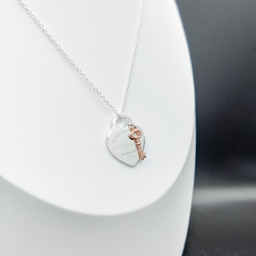 

Heart Necklace Womens Sterling Silver 19mm Couple Pendant Key&t love tag Original blue box Designer Jewelry Valentine Day Gift for Girlfriend Accessories Wholesale