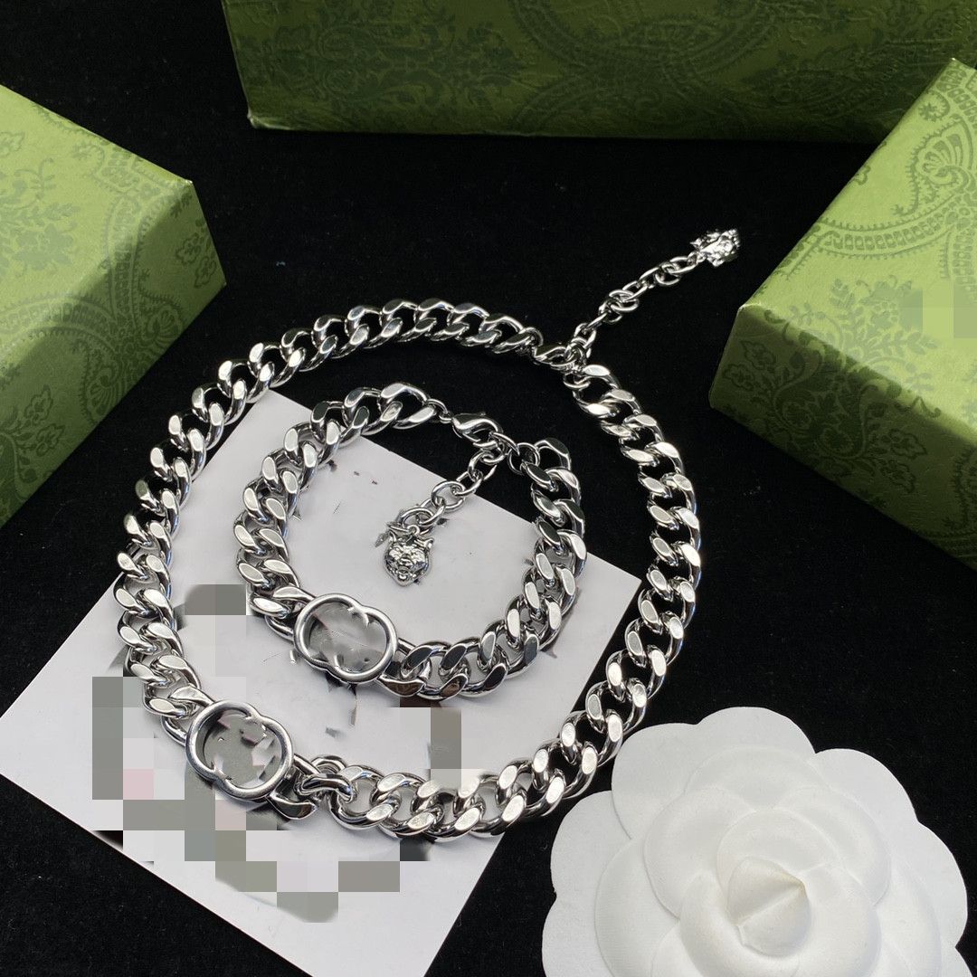 

Designer Style Necklace 18k Gold Earrings Double Letter Earrings Wedding Feast Preferred Style Jewelry