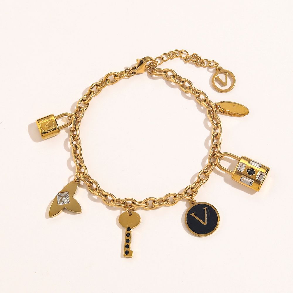

2023 New Fashionable Classic Bracelets Women Bangle 18K Gold Plated Stainless steel Crystal Lovers Gift Wristband Cuff Chain Designer Jewelry l1