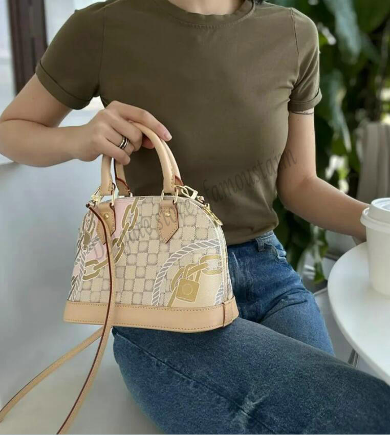 

Lock Chain Doodle ALMA BB shell bag women handbag Discoloured cowhide shoulder bags crossbody bag Presbyopia handbag Messenger handbags with box, 01