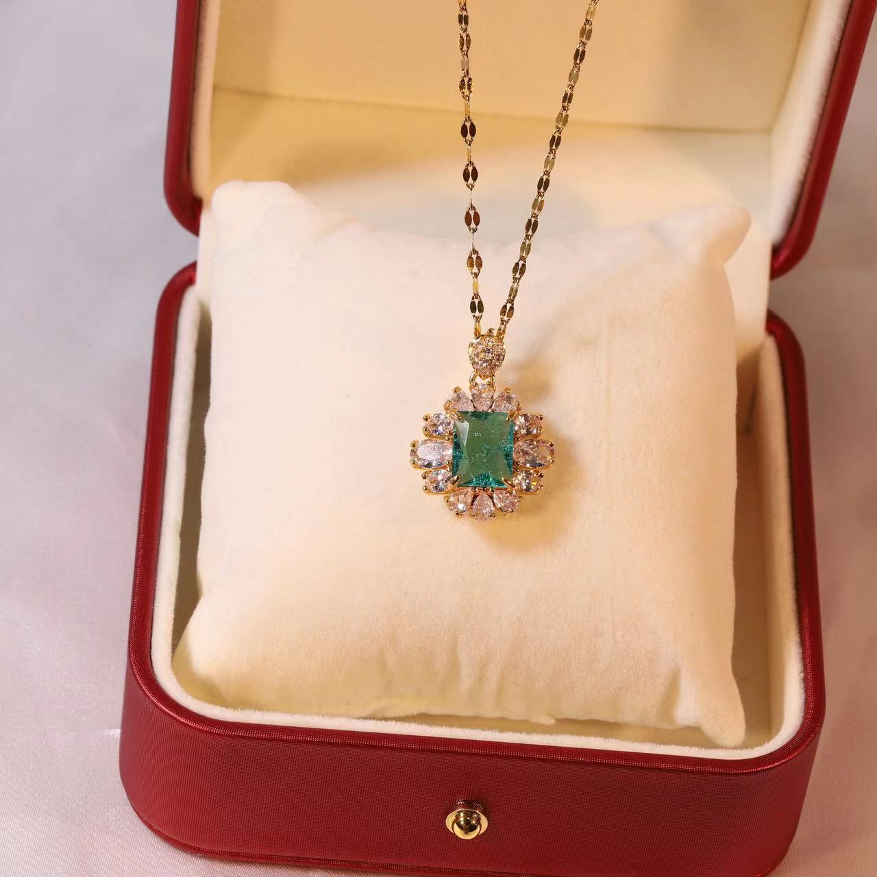 

Designer earings womens ring charm chain necklace sets online celebrity zircon earrings pendant high sense colorfast titanium clavicle chain necklaces for women