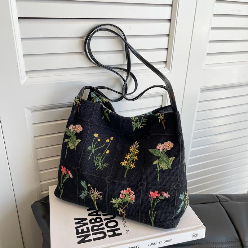 

Evening Bags 2023 Vintage Flowering Pattern Shoulder Bag Female Cotton Linen Cloth Tote Fashionable Women Handbag, Black