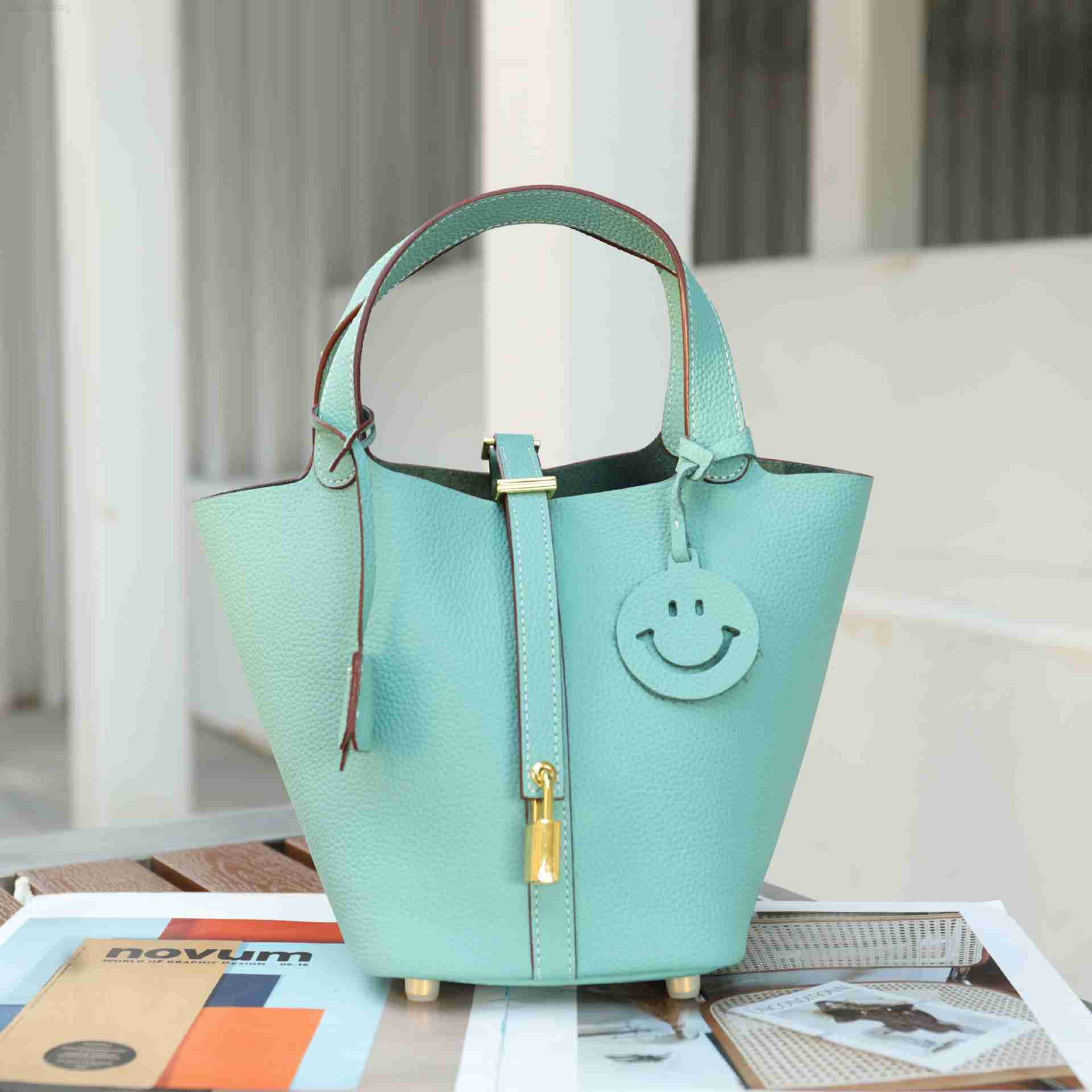 

Designer Luxury Bag Vegetable Basket Women's Leather Hand Shoulder Litchi Grain Bucket BagZIZTPTZ2 Picotin, Black7