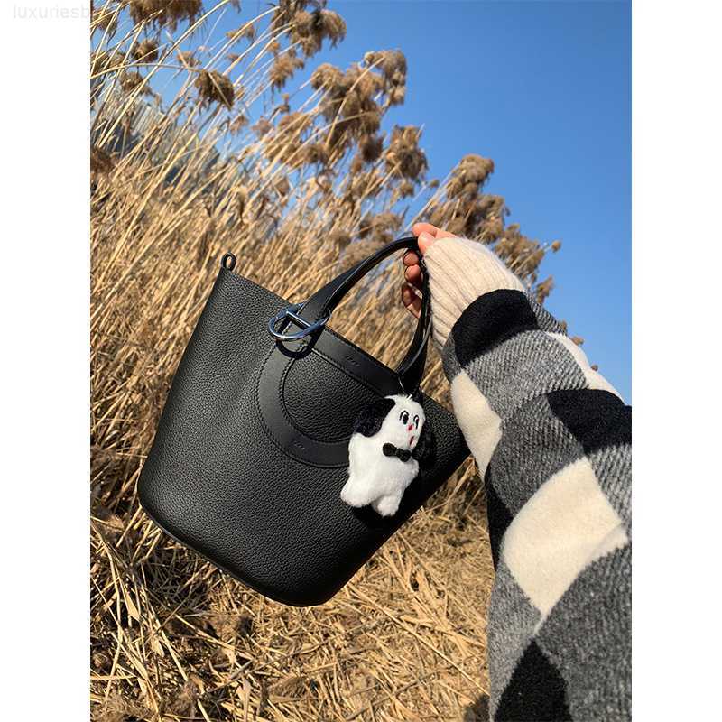 

Designer Luxury Bag Bucket Pure Hand Sewn Pig Nose Vegetable Basket Tc Top Layer Cowhide Handmade Genuine Leather Large Capacity HandbagD1XFYDBP Picotin, Milkshake white