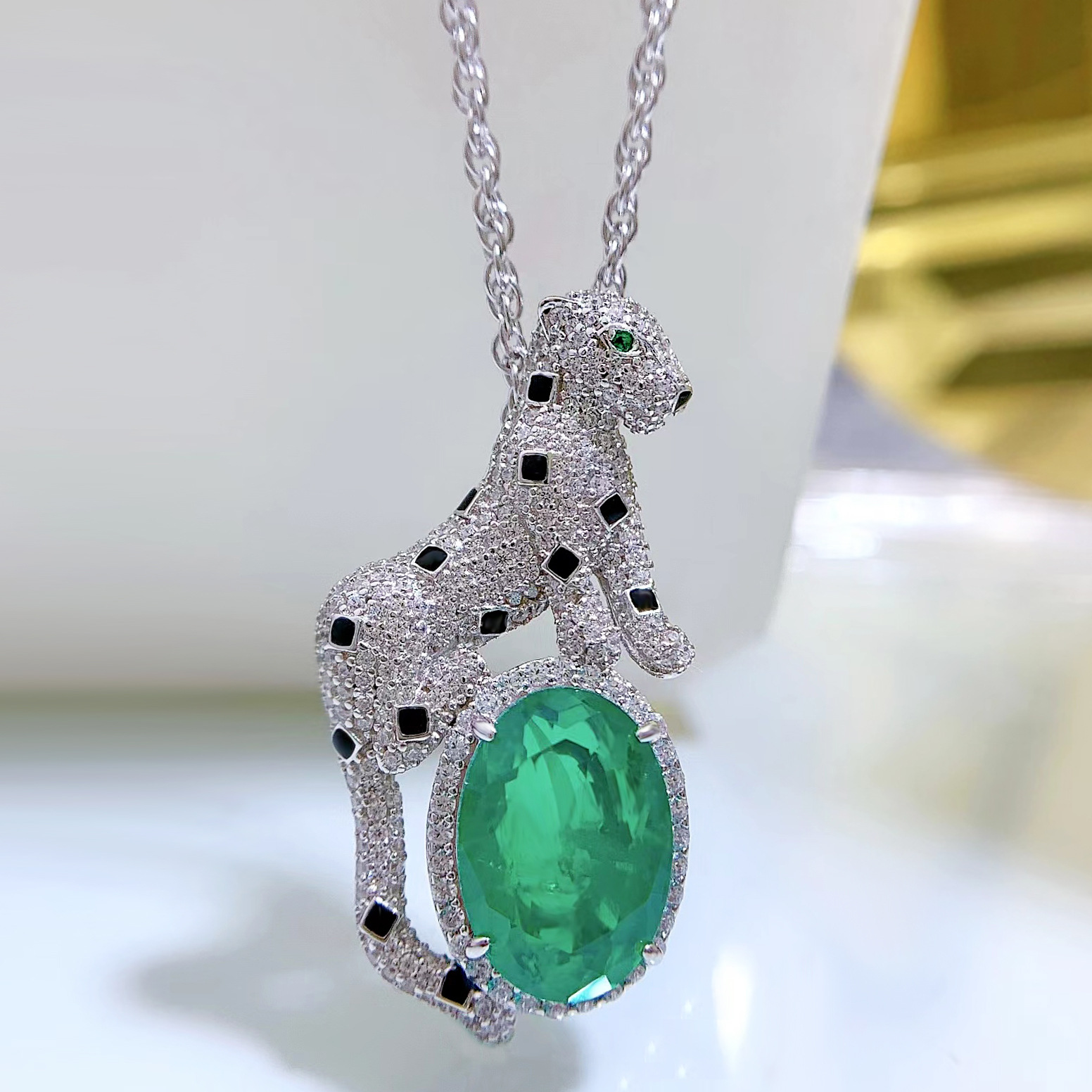 

Leopard Emerald Diamond Pendant 100% Real 925 Sterling Silver Party Wedding Pendants Necklace For Women Men Engagement Jewelry
