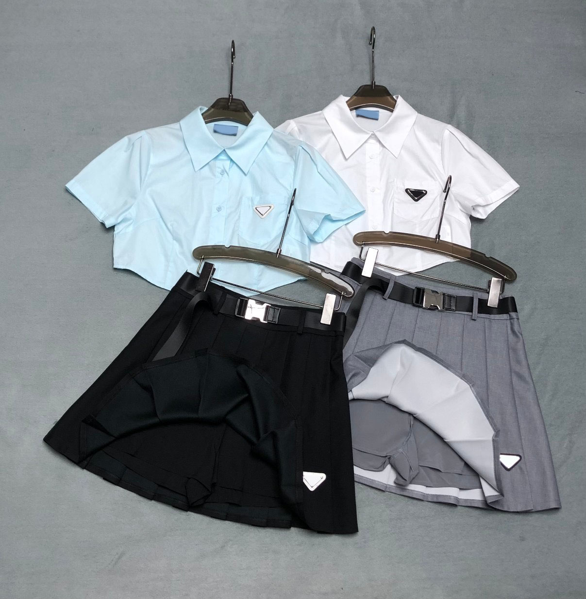 

Runway Two Piece Dress Designer New summer 2 Two Piece Set Fashion Women Short Sleeves Lapel Solid Tops High Waist A-line Mini Skirt With Belt Set 2023, Blue