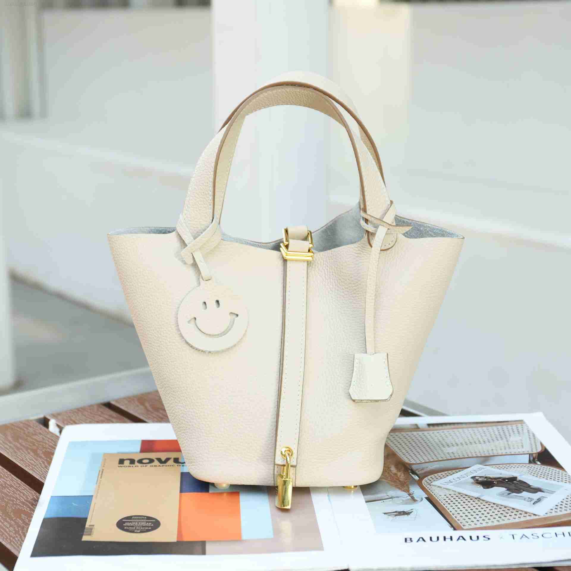

Designer Luxury Bag Vegetable Basket Women's Leather Hand Shoulder Litchi Grain Bucket Bag10W1UYCR Picotin, Black7