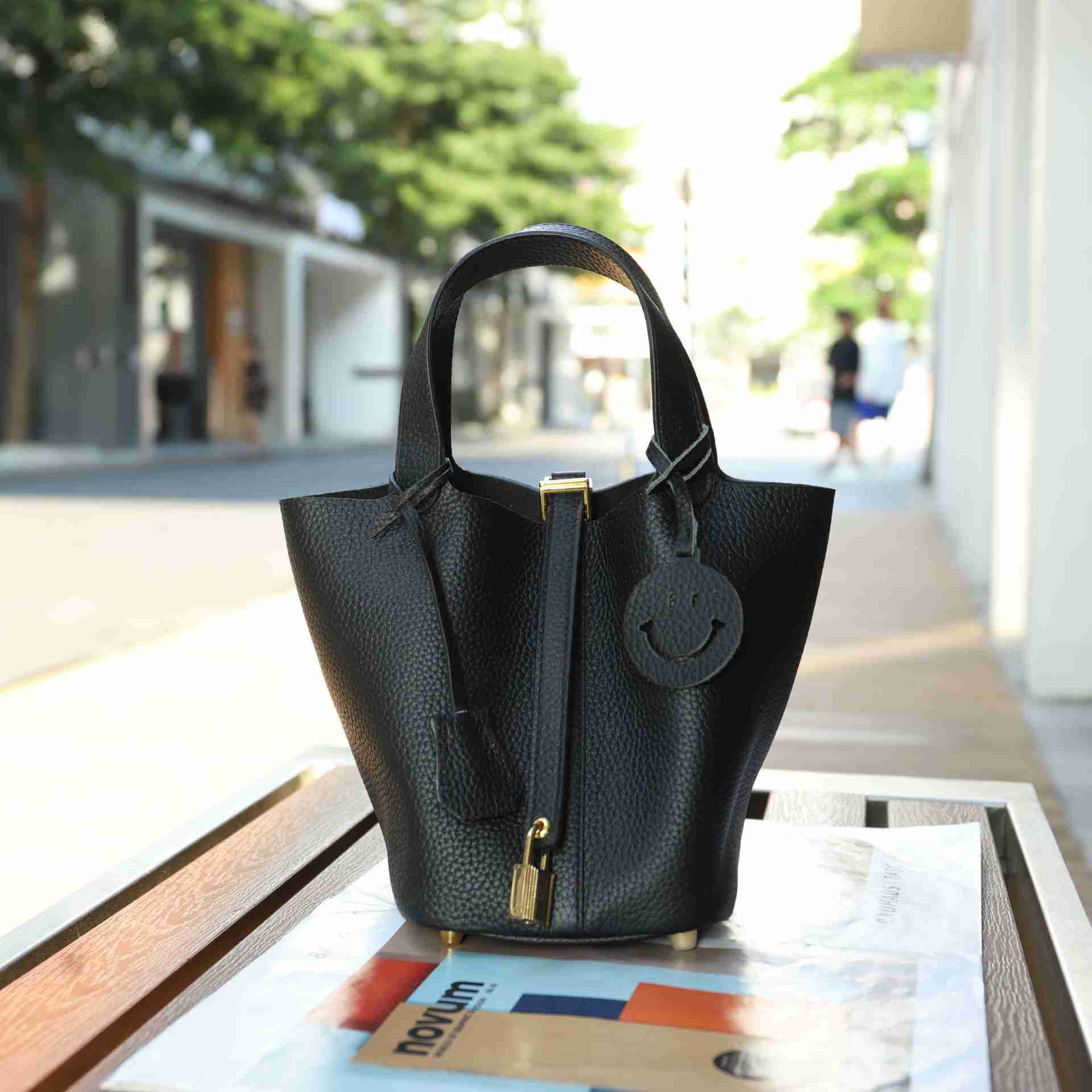 

Designer Luxury Bag Vegetable Basket Women's Leather Hand Shoulder Litchi Grain Bucket Bag5NC4I2GP Picotin, Black7