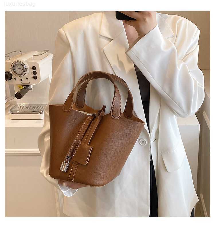 

Designer Luxury Bag Small Highquality h for Women in Trend Fashionable and Minimalist Bucket Popular on the Internet Portable Vegetable Basket BagQTNIRLDV Picotin, Black7