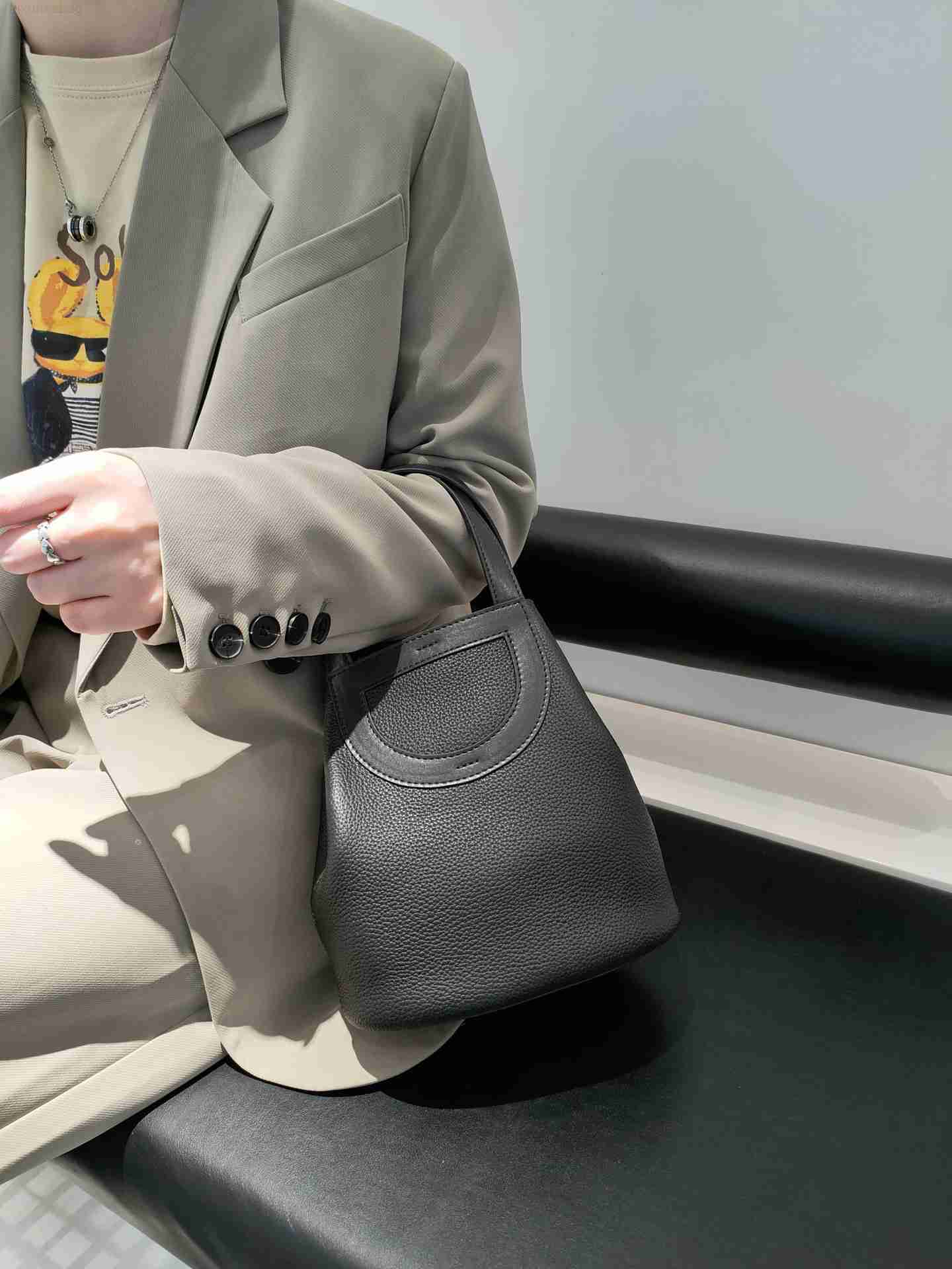 

Designer Luxury Vegetable Basket Bucket Large Capacity Shoulder Commuter Bag0AXZ1STQ Picotin, Chocolate