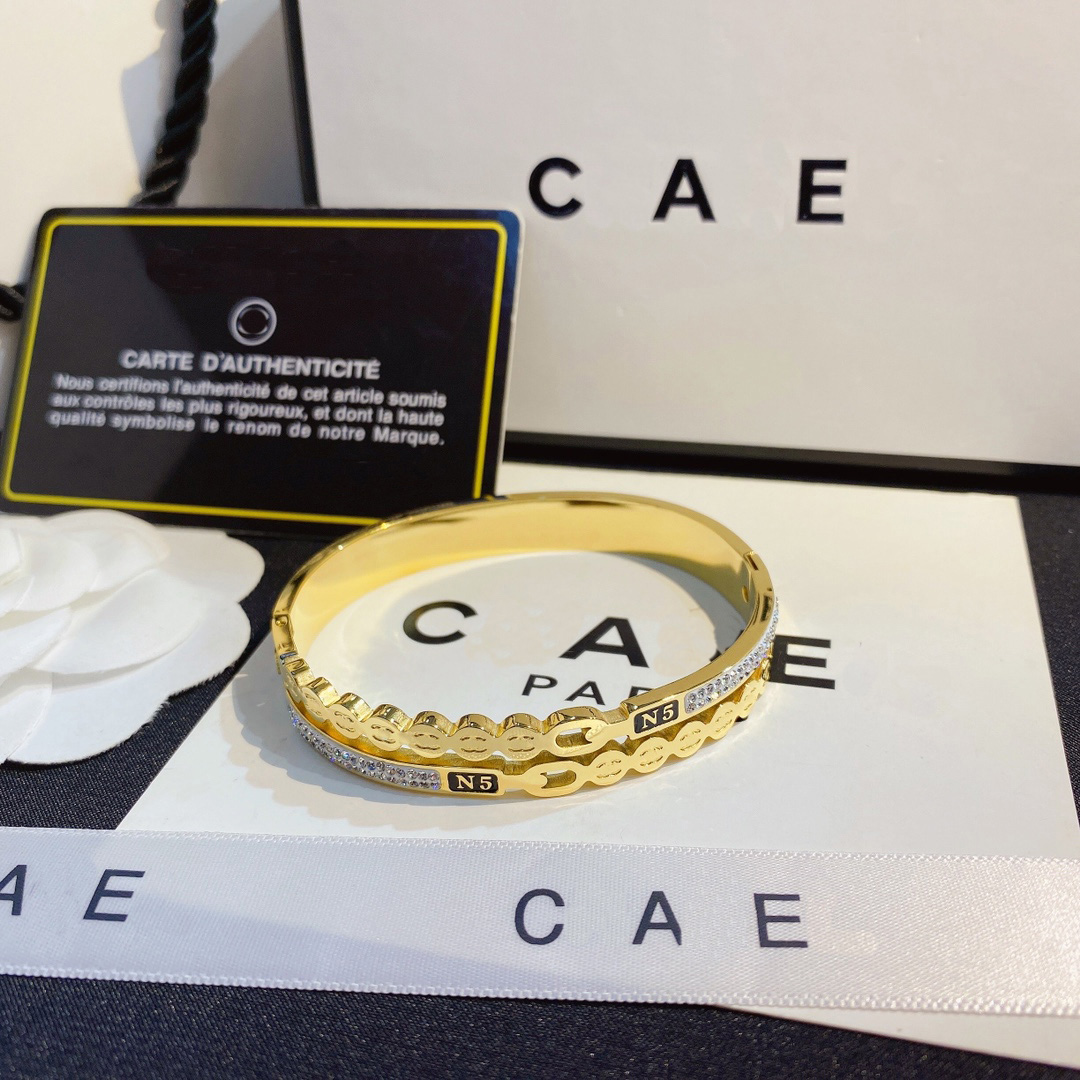 Europe America Fashion Style Bracelets Women Bangle Designer Letter Bracelet Crystal 18K Gold Plated Stainless steel Wedding Lovers Gift Jewelry-image-773853873