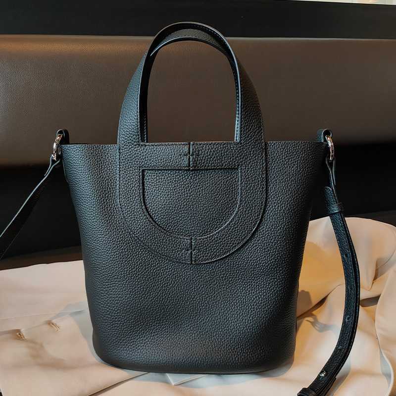 

Designer Luxury Vegetable Basket Bucket Advanced Headfelt Cowhide Women's Handheld One Shoulder Crossbody Bag Fashion CommuterY8U1CZVS Picotin, Black4