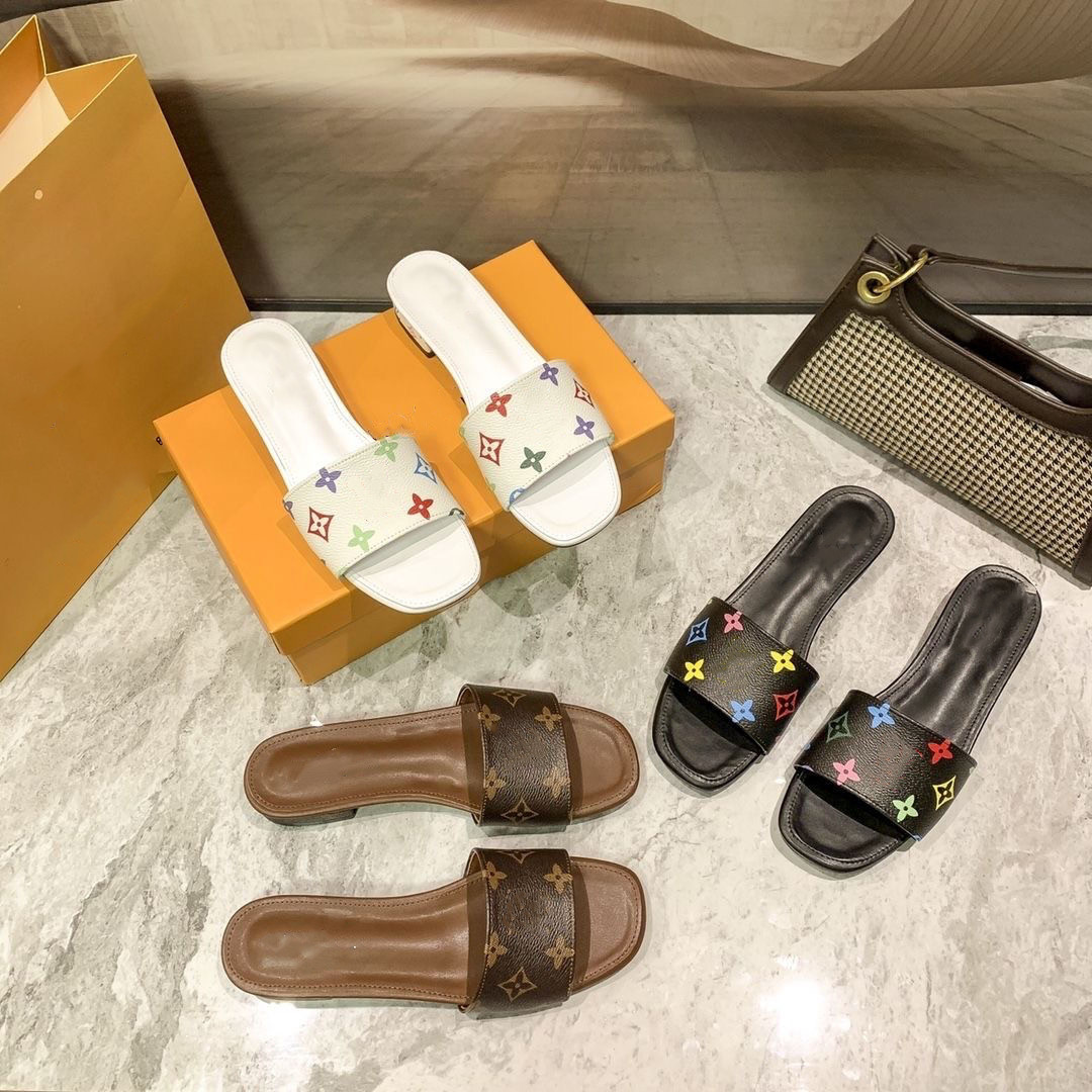 

Designer Slippers REVIVAL MULE embossed lambskin leather flat Shoes Women Slides Sandals Summer Flip Flops 01