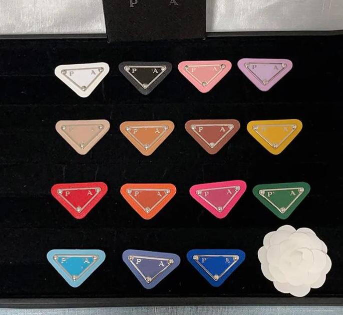 

23ss Fashion Brand Letter Designer Brooches High-Quality Letters Lapel Pins Women Men Crystal Pearl Pin Wedding Party Metal Jewerlry With Figure Stamp