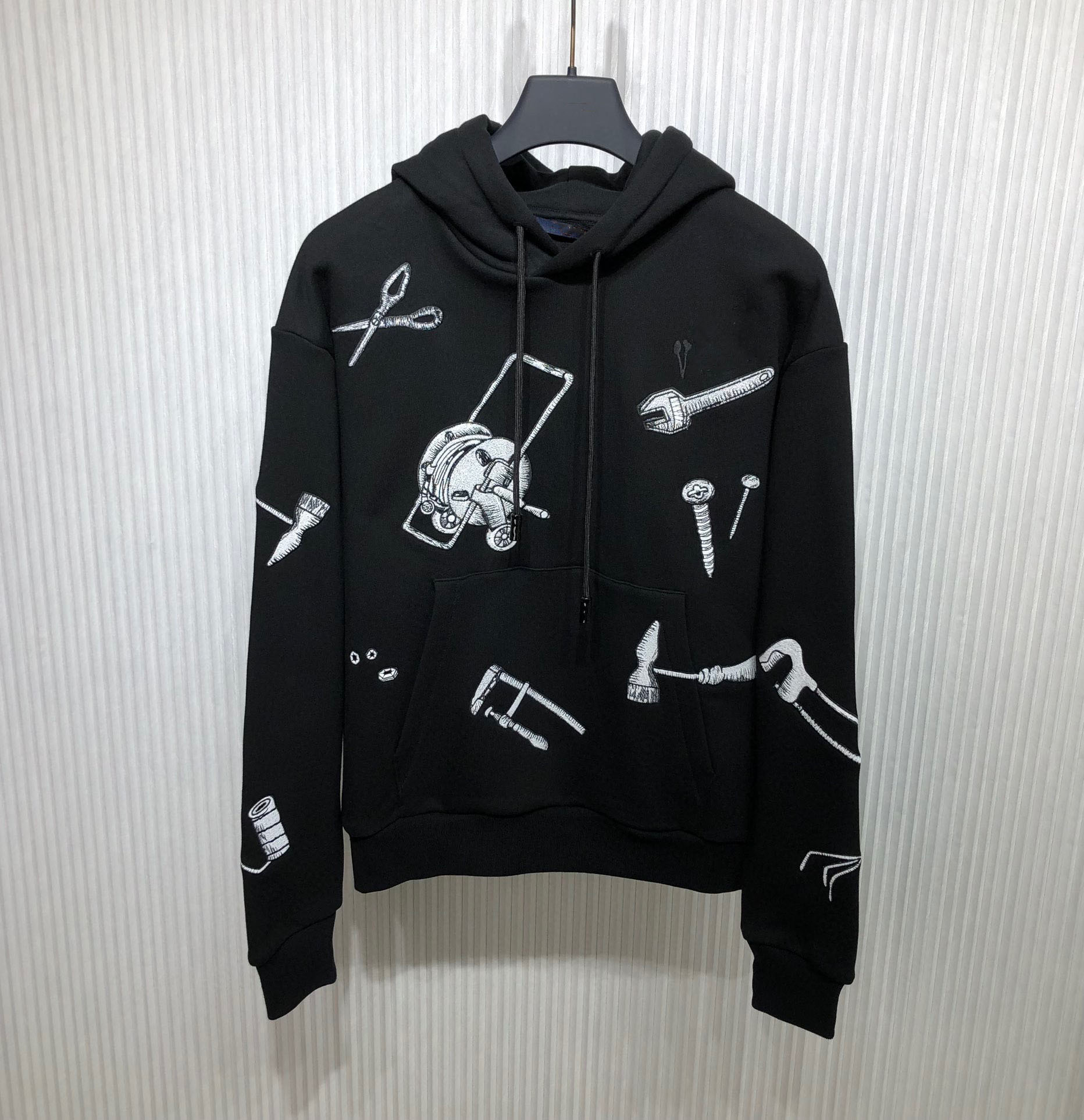 

Effortless Style Men' Fashion Hoodies for the Modern Man, Black