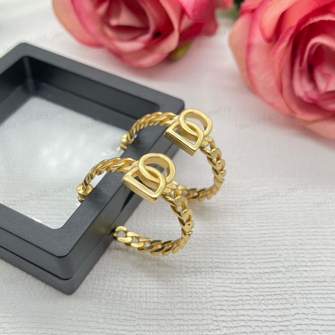 Classic Designer Earrings Gold hoop Earrings High Quality Brass material Alphabet Designer Jewelry with stamps Fashion Ladies wedding banquet Par-image-918327234