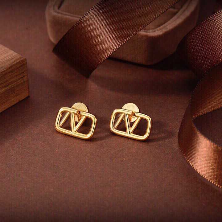 

Designer Earring Designer Earring Letter V Stud Earing Luxury Women Fashion Hoop Jewelry Metal Valentinoity Earring fgjjgfhf