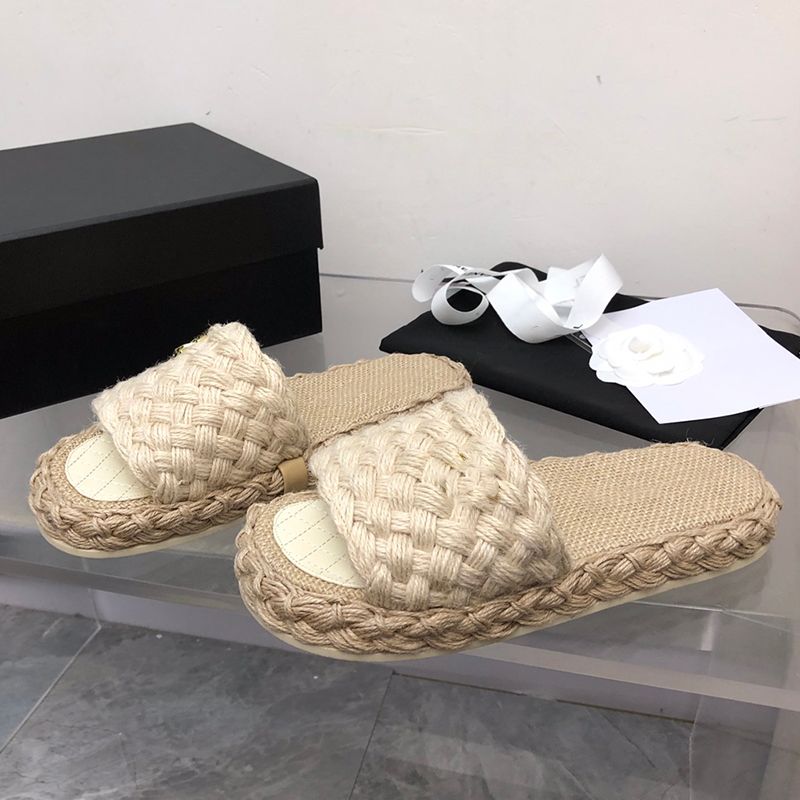 

Women's Slippers Designer Flat sandals hemp Rope Hand-woven Simple And Exquisite Flip-flops Fisherman Shoes Retro Beach Shoes Metal Buckle Decoration 2369, Khaki