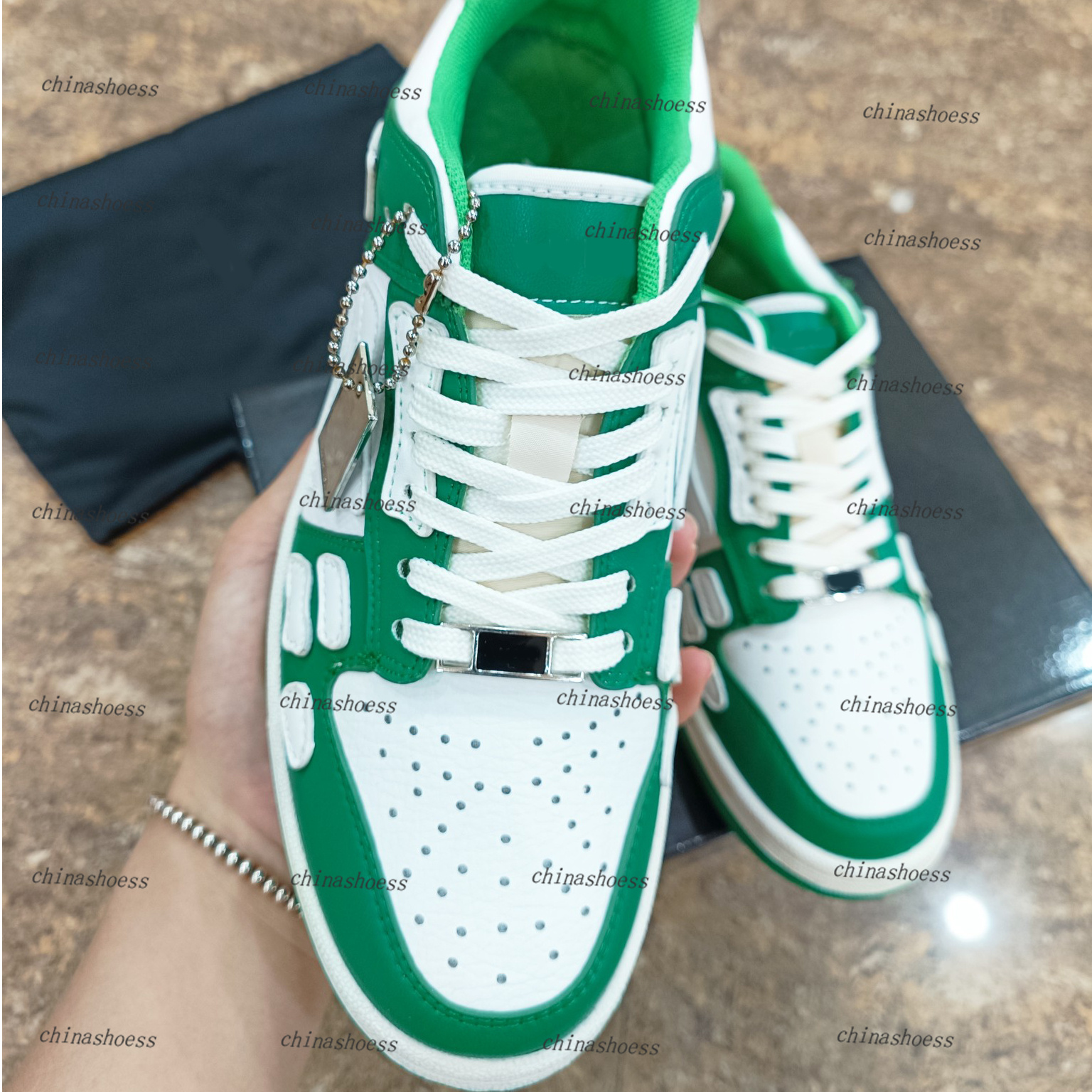 

Top Quality Couples Men Shoes Running Sneakers Trainers Casual Shoes Brand Women Unisex Pu Embroidered Sport Basketball Dunkers low Shoes Lady Standard EUR35-44, Color 1