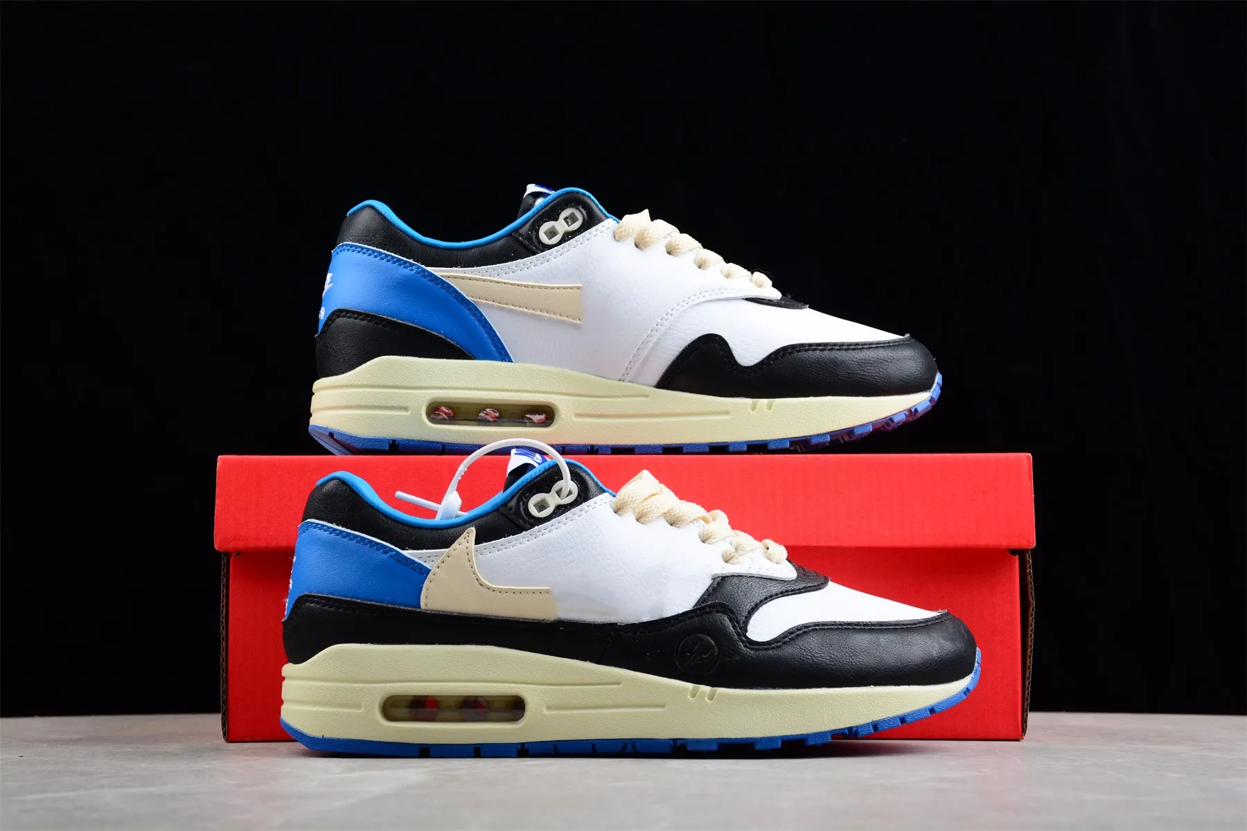 

2023 Fragment Trainer 87 Outdoor Running Shoes TS Training 1 White Black Royal Sail Casual Shoes Designer Sneakers Men Women Available, Black and white