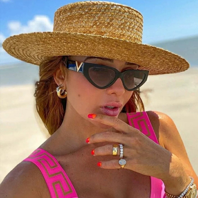 

Trending Designer Sunglasses Fashion V Frame Eyeglasses Outdoor Beach Party Black White Shades Cat Eye Sun Glasses For Women Girl SG544