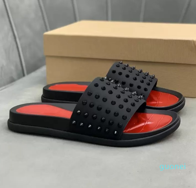 

Man Classic Spike Slippers Flat Spikes Slide Sandal Mens Thick Rubber Sole Slipper Studs Slides Platform Mules For Men Summer Casual Fashion