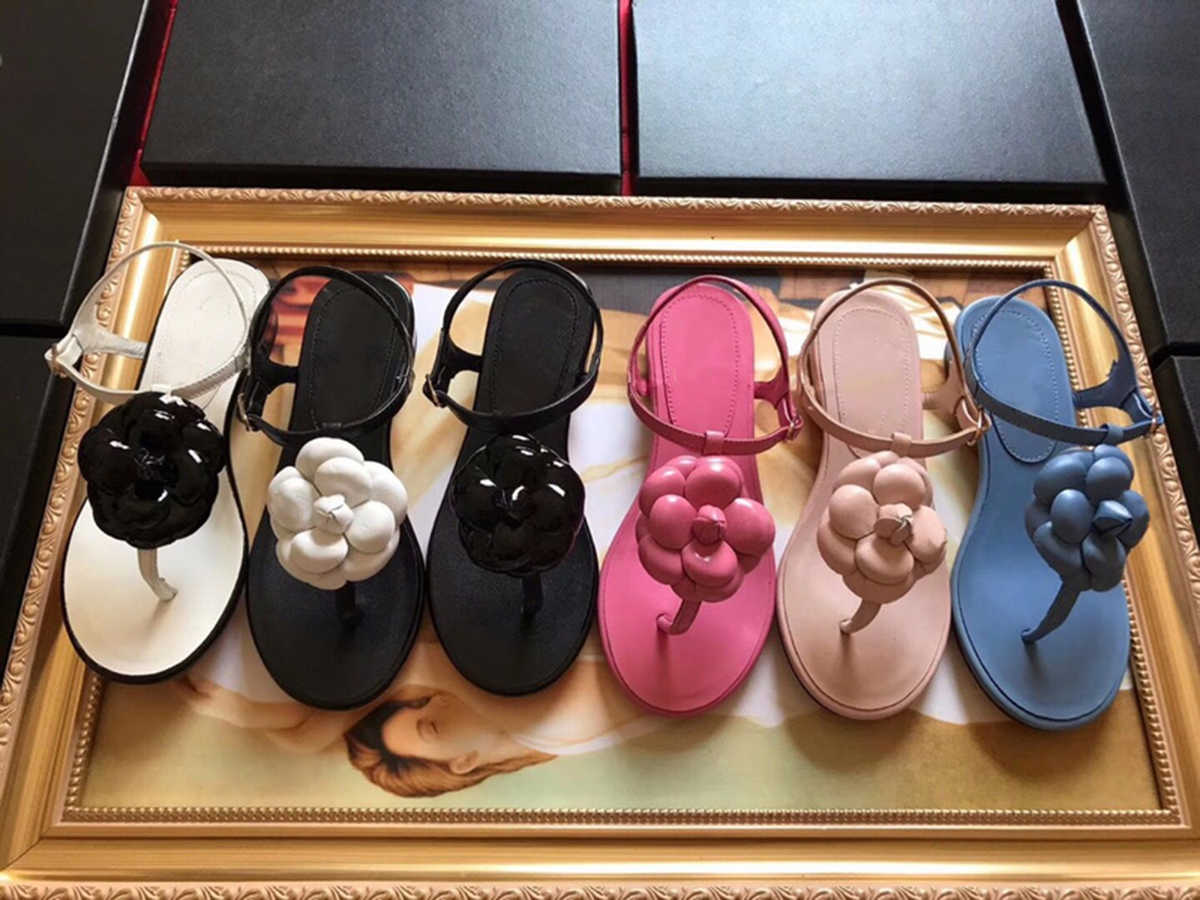 

Women Flat Sandals Slippers Shoe Stylish Lambskin Camellia Flower Causal Thong Classic Slipper Designer Luxury Fashion Summer Outdoors Pool Beach Flat Flip Flops, Custom