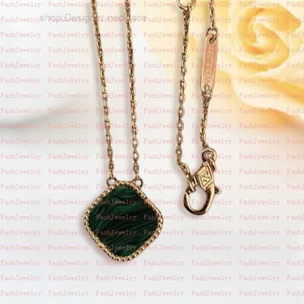 

Pendant Classic Fashion for Women Elegant 4/four Leaf Clover Locket Necklace Highly Quality Choker Chains Designer Jewelry 18k Plated Gold Girls Gift 13 OTTF