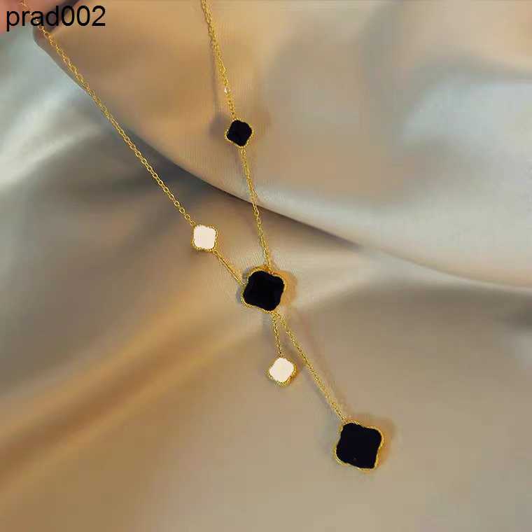 

designer necklace jewelry 4 Clover Pendant Necklaces Bracelet Stud Earring Gold Silver Mother of Pearl Green Flower Necklace Link Chain for womens gift