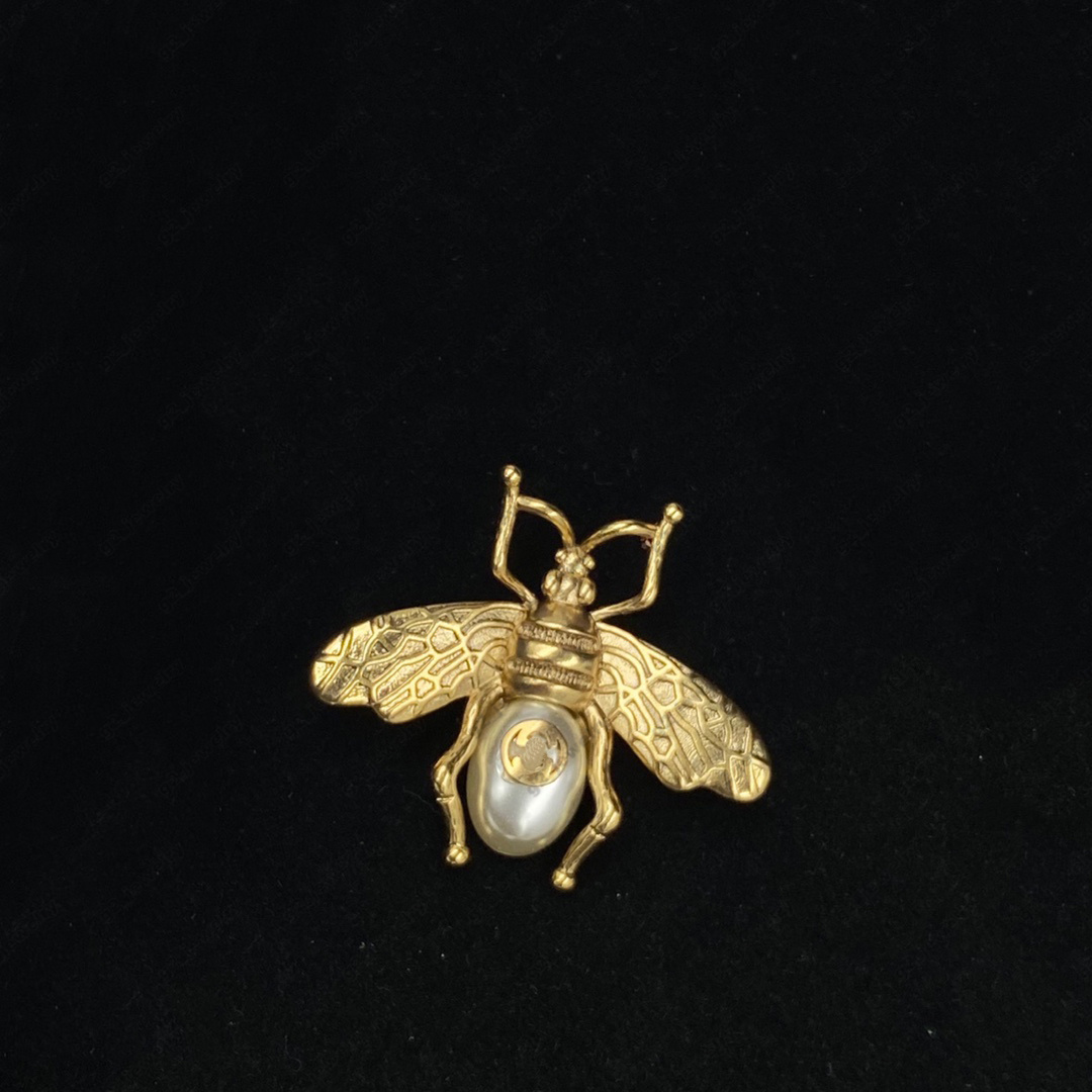 

Luxury Jewelry Gold Pins Pearl Bee Brooches