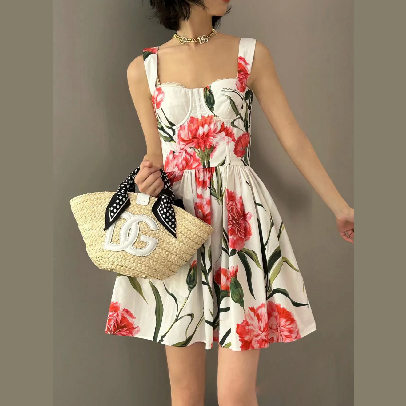 

Womens dress sleeveless Carnation print mini dress, White