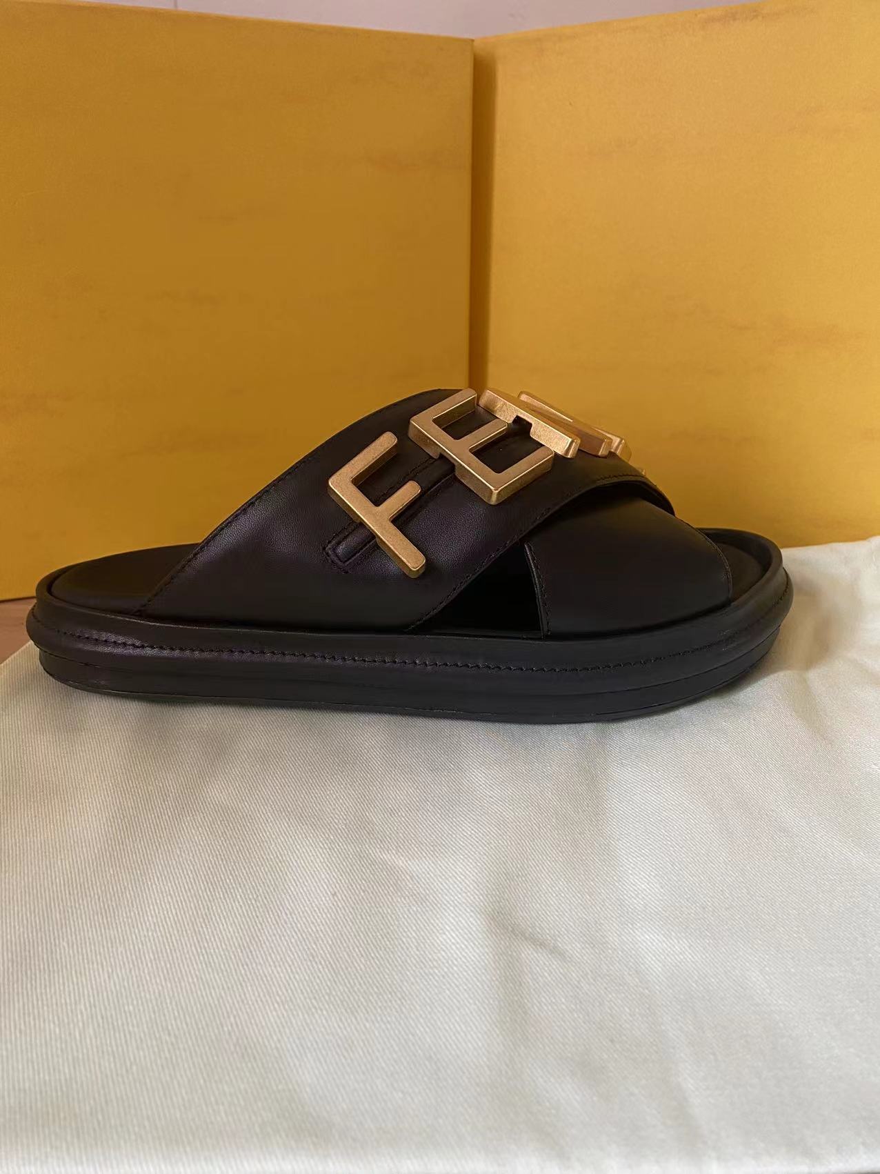 

2023 Designer slipper womens sandal summer genuine leather flat bottom slipper F black white cross sexy slipper womens beach leisure fashion slippers