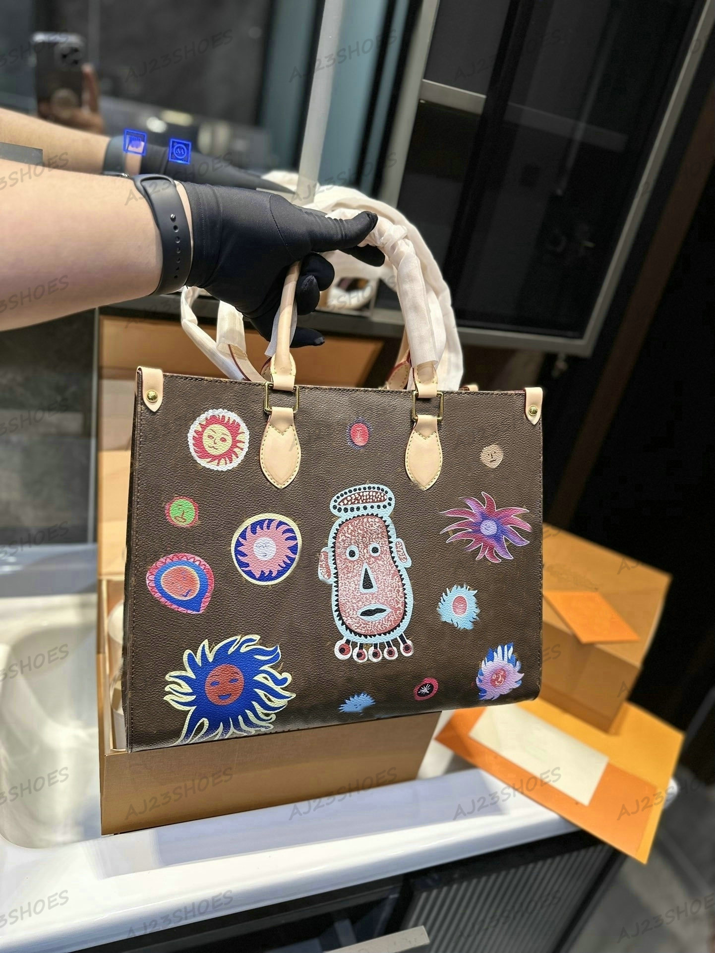 

Yayoi Kusama Faces print Bag ONTHEGO MM Luxurys Designers Shoulder Bags Colorful ON THE GO My Eternal Soul Handbag Crossbody, 02