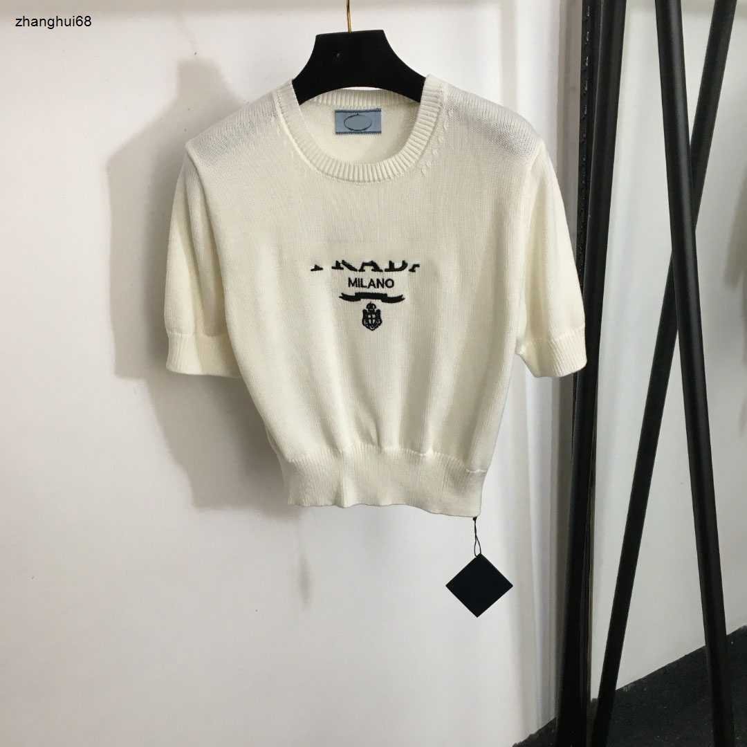 Hiver Designer Femmes Tricotwear Marque Broidery Letter Round Neck Girl T-shirt Taille S M L Fashion Short Sleeve Ladies Pullover Nov07