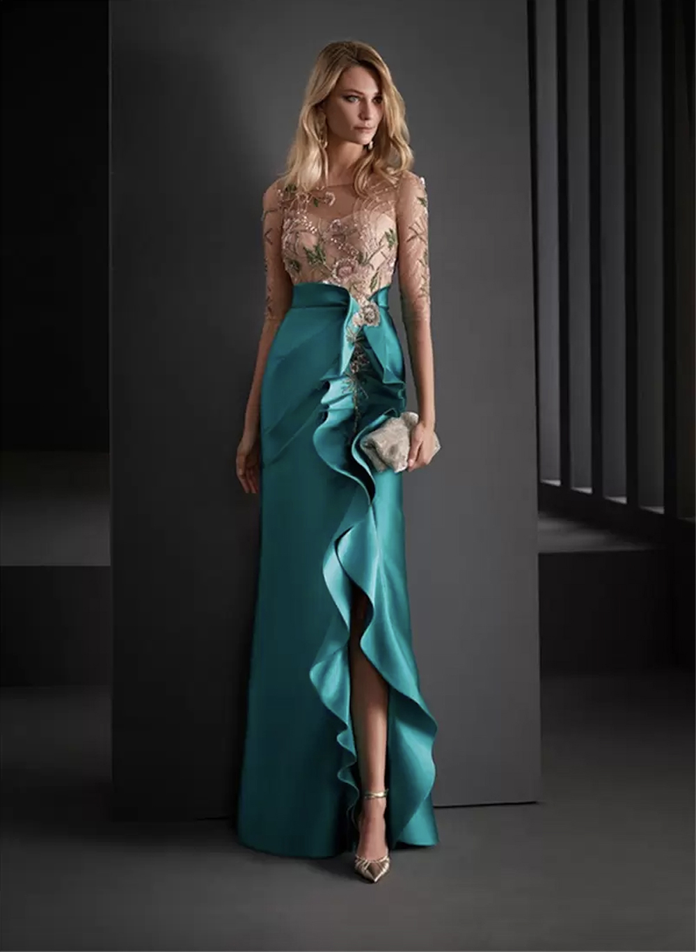 

Eleagnt Mother Of The Bride Dresses Beads Appliqued Lace Evening Dress Half Sleeves Side Split Ruched Satin Cocktail Formal Mother's Wear