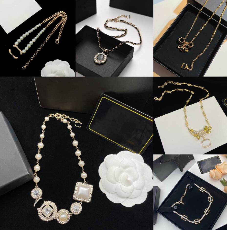 

Luxury Designer Letter Pendant Necklaces Gold Plated Crystal Pearl Rhinestone Necklace Women Jewerlry Accessories Fashion Pearl long Sweater chain