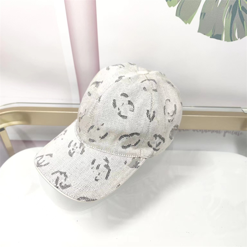 

01Spring and Autumn 2023 Leisure Versatile baseball cap for Men and Women Embroidered Letter Sun Visor Caps Leisure Sunscreen Tide Brand Duck Tongue Caps, Khaki